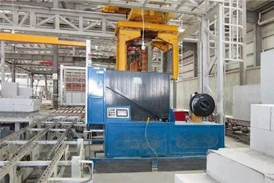 سیستم بسته‌بندی بلوک‌های AAC شامل تسمه‌کشی، پالت‌گذاری و لفاف‌پیچی