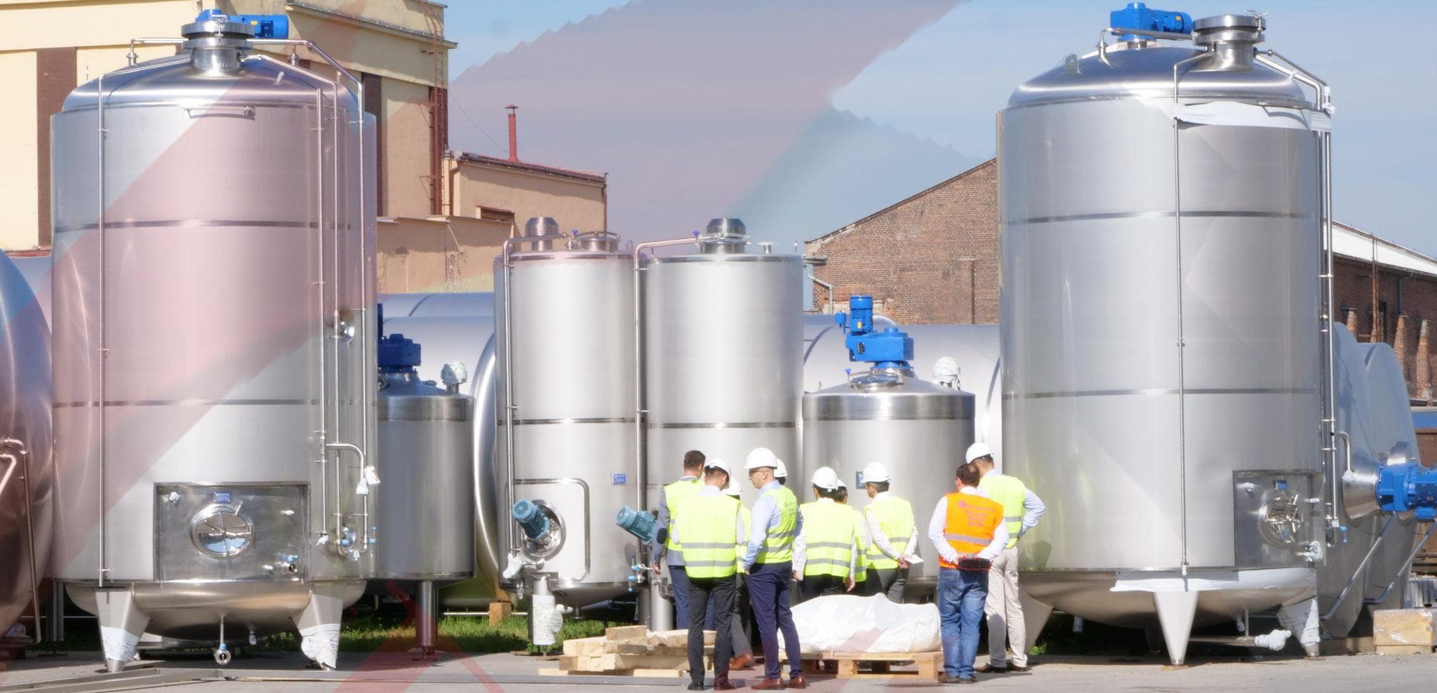 کاربردهای انواع مخازن استیل در صنایع غذایی، دارویی، شیمیایی و ذخیرهسازی مواد