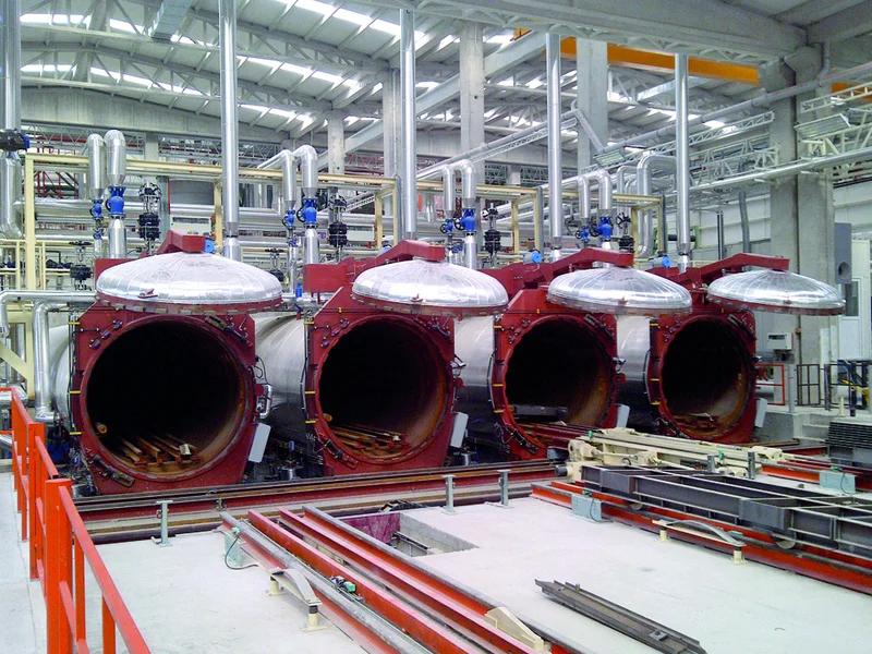 اتوکلاو صنعتی برای پخت و عمل‌آوری بتن سلولی AAC.