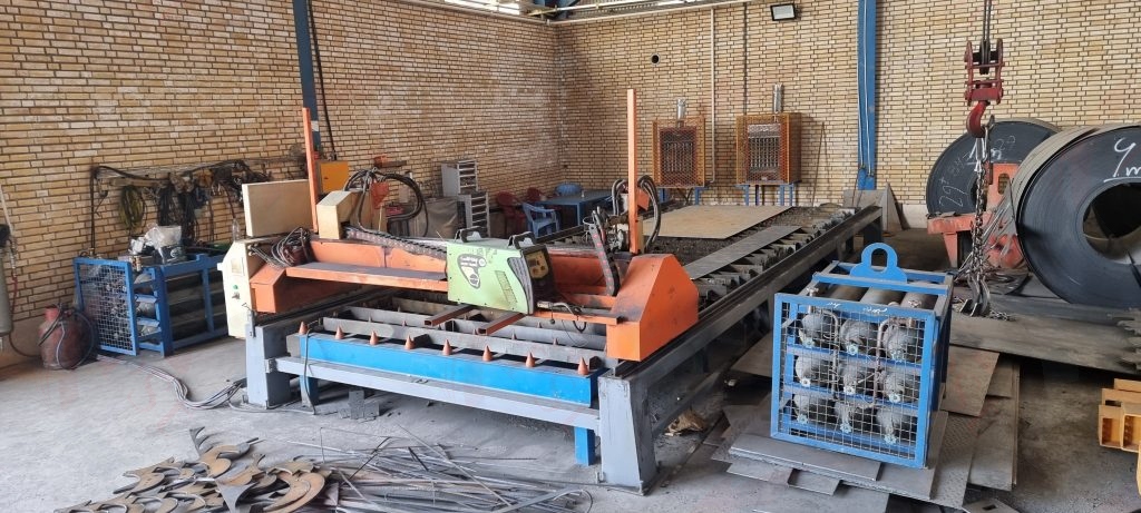 دستگاه CNC برای برش، ماشین‌کاری و فرم‌دهی دقیق ورق‌ها و قطعات فلزی