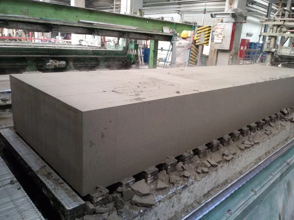 عملکرد فوق‌العاده عایق حرارتی بلوک‌های AAC، کاهش چشمگیر هزینه‌های انرژی گرمایشی و سرمایشی ساختمان