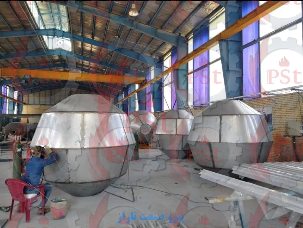 اقدامات ایمنی و پروتکل‌های کارگاهی در شکل‌دهی انفجاری مخازن کروی