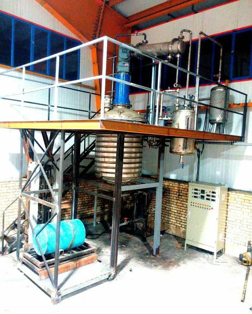 یک نمونه راکتور صنعتی ساخته‌شده توسط شرکت پترو صنعت تاراز