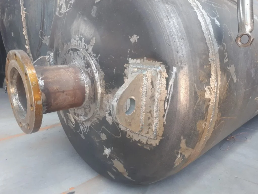 طراحی شکل و اندازه مخازن ذخیره‌سازی با توجه به فشار و نوع سیال