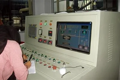 سیستم توزین صنعتی برای اندازه‌گیری دقیق وزن مواد در خطوط تولید و فرآیندهای کارخانه‌ای