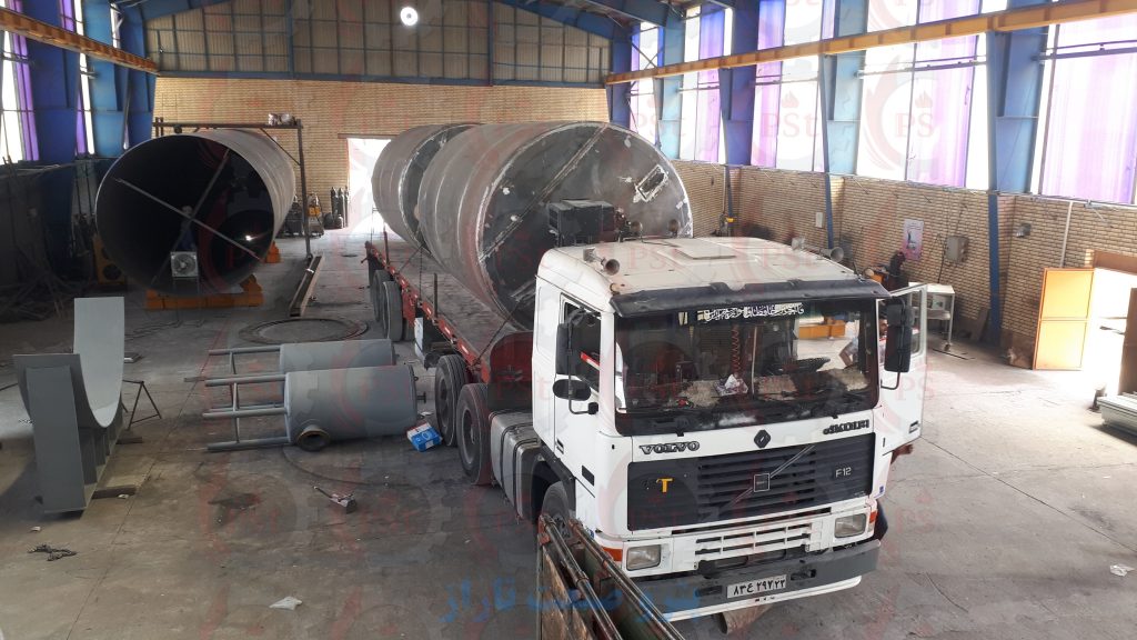 بارگیری مخازن تحت فشار با رعایت نکات ایمنی و تجهیزات حمل تخصصی