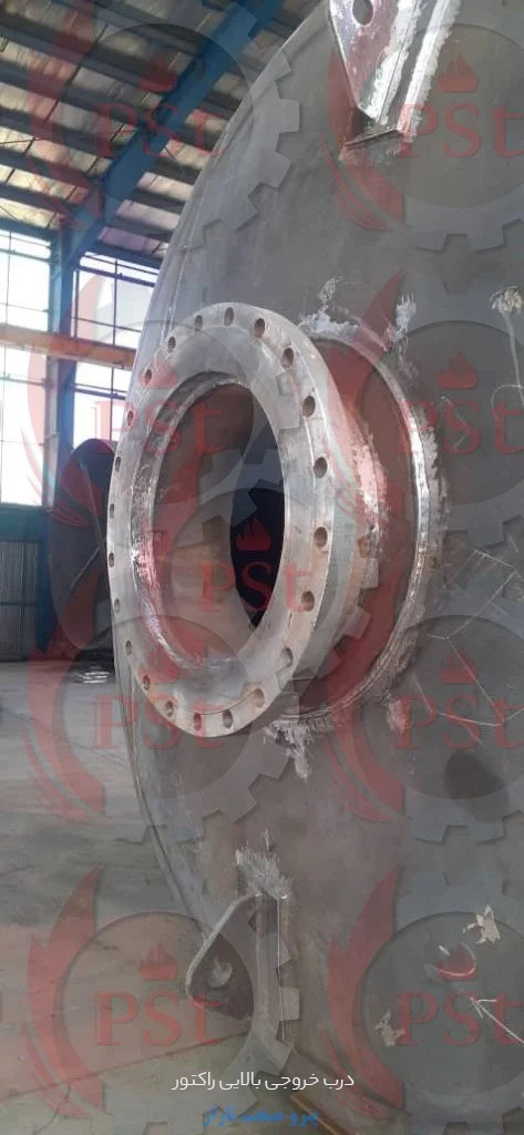 درب خروجی بالایی راکتور