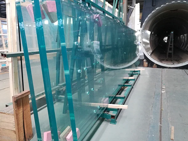 راه اندازی خط تولید شیشه لمینت